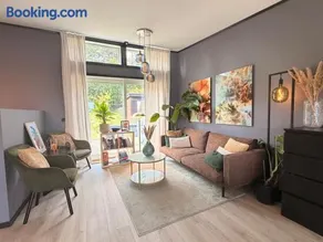 Panoramic View Central Townhouse - Free Parking and Terrace - Image 3