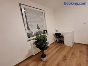 Living Flat, eine Wohnung mit zwei Schlafzimmern und Balkon - Image 4