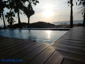 Majestic Beach Retreat - Image 2