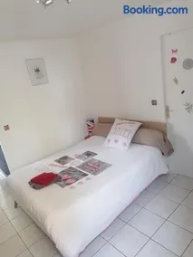 Le Petit Chalet -Appartement proche de la vieille ville , du centre ville et du Tram- PETIT DEJEUNER OFFERT - Image 3