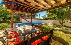 Four-Bedroom Holiday Home In Vrsi - Image 2