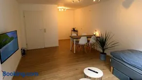 Helle offene Innenstadtwohnung mit Balkon - Image 1