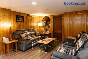 Surrounded by Nature - Frog Hollow Cabin & Bunk Room: Hot Tub | Fire Pit | Grill - Image 4