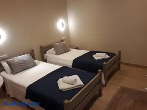 Value Double Lower – Room 12 - Image 2