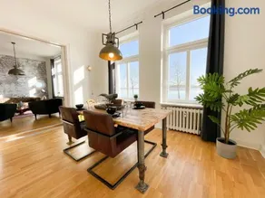 Altbauwohnung mit Schleiblick - Erster Stock - Image 2
