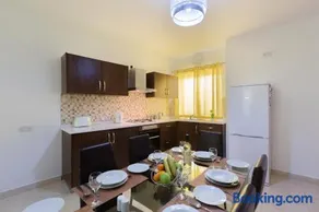 North Side Apartment 1 - Image 4