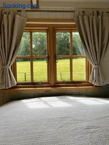 Troytown Farm Shepherds hut - Image 3