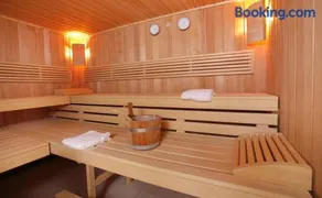 Beaune Levernois - Piscine Chauffée, Sauna et Golf - Image 2