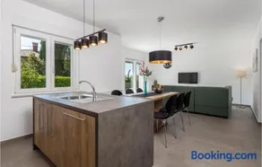 Beautiful Apartment In Lovran - Image 1