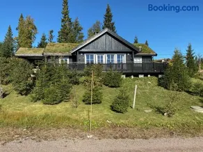 Cosy ski-in ski-out mountain cabin with sauna - Image 2