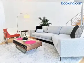 Urban Luxury in Brentwood/Beverly Hills - Image 2