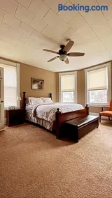 Point Breeze Guest House - Image 1