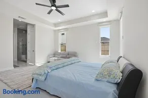 4 Bedroom luxry living with private pool - Image 2
