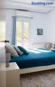 Villa Meltemi on the Outskirts of Naousa, Paros - Image 2