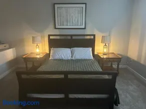 Charming Townhome Escape - Image 3