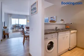 Port Pals, precioso apartamento con vista al mar y piscina - Image 5