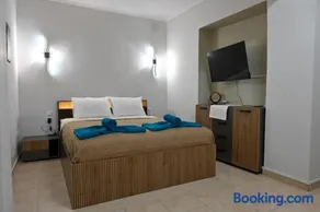 Aphrodite 's cozy house - Image 2