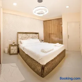 2 room serviced apartment - Image 5