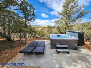Stargazer: Air Hockey, Foosball and Hot Tub Near Zion - Image 2