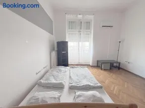 Artist Guest House - Image 4