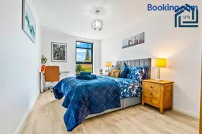 Reading City Getaway Stylish Flat, Sleeps 2 - Image 1