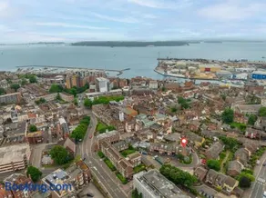 Angel Mews by Grandeur Property - Close to Poole Quay with Parking - Image 1