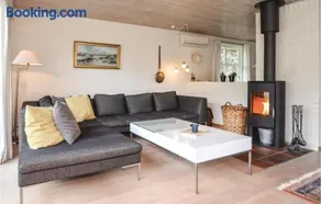 Three-Bedroom Holiday Home In Blavand - Image 2