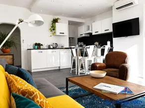 Beautifully Bright Apartment in Old Town Saint-Tropez - Image 4