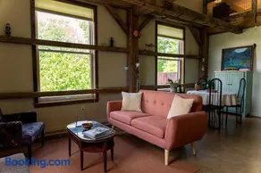 Historic Converted Barn Loft at Sobremesa Farm - Image 2