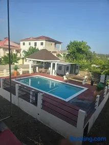 A-List Jamaican Comfort - Image 1