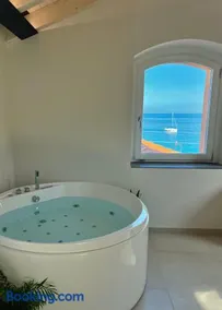 Oasi di Mare - Boutique Guest House - Image 1