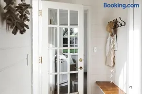 Historic 1850s Magnetic Cottage - Image 5