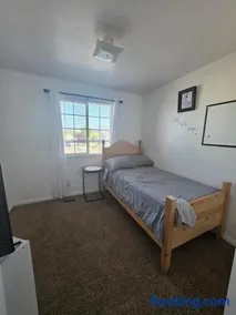 Private Room 12 min from the SLC Airport - Image 1