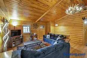 Peak Fall view Cabin with Stargazing Dome, Sauna, Hot Tub, Pickleball, Firepit - Image 1