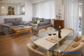 Luna Centro 5 Habitaciones 8 Personas Zona Recogidas - Image 1