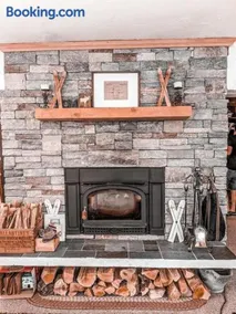 SnowArts, Wood Burning fireplace, Close to slopes - Image 2