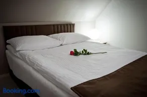 BIESZCZADZKI RAJ nad samym jeziorem, wysoki standard, cisza i spokój Sauna na obiekcie - Image 1