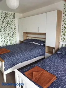 Peacehaven Homestay Deluxe Room - Image 3