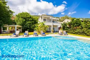 Ormos Beach House - Image 2