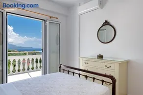 Pernari Apartments - Image 1