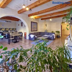 Sunny Villa - Image 1