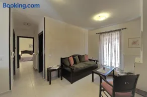 Dianthos Guesthouse - Image 3