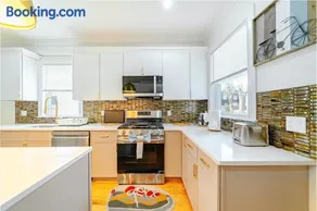 Modern 3BR & 2BA Boston Apt - Patio, Bathtub, Walk to Red Line 82 - Image 1
