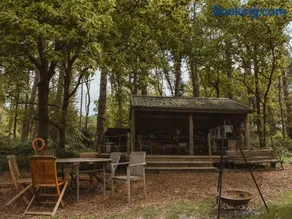 Moat Island Glamping - Image 4
