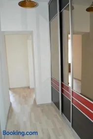 Vee 4 City Center Apartment - Image 2