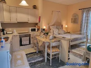 Yiannas Studio - Image 3