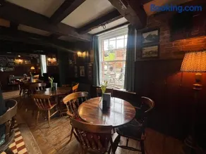 The George Inn, 20-25 mins from Goodwood FoS - Image 2