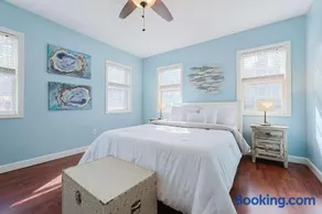 Expansive Oasis With Water Views, Walk To Beach! - Image 5