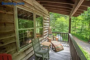 Secluded & Charming 3 Bed Cabin, Dogs OK, 20 mins to W Jefferson - Image 1