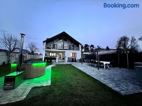Garden Villa - Image 1